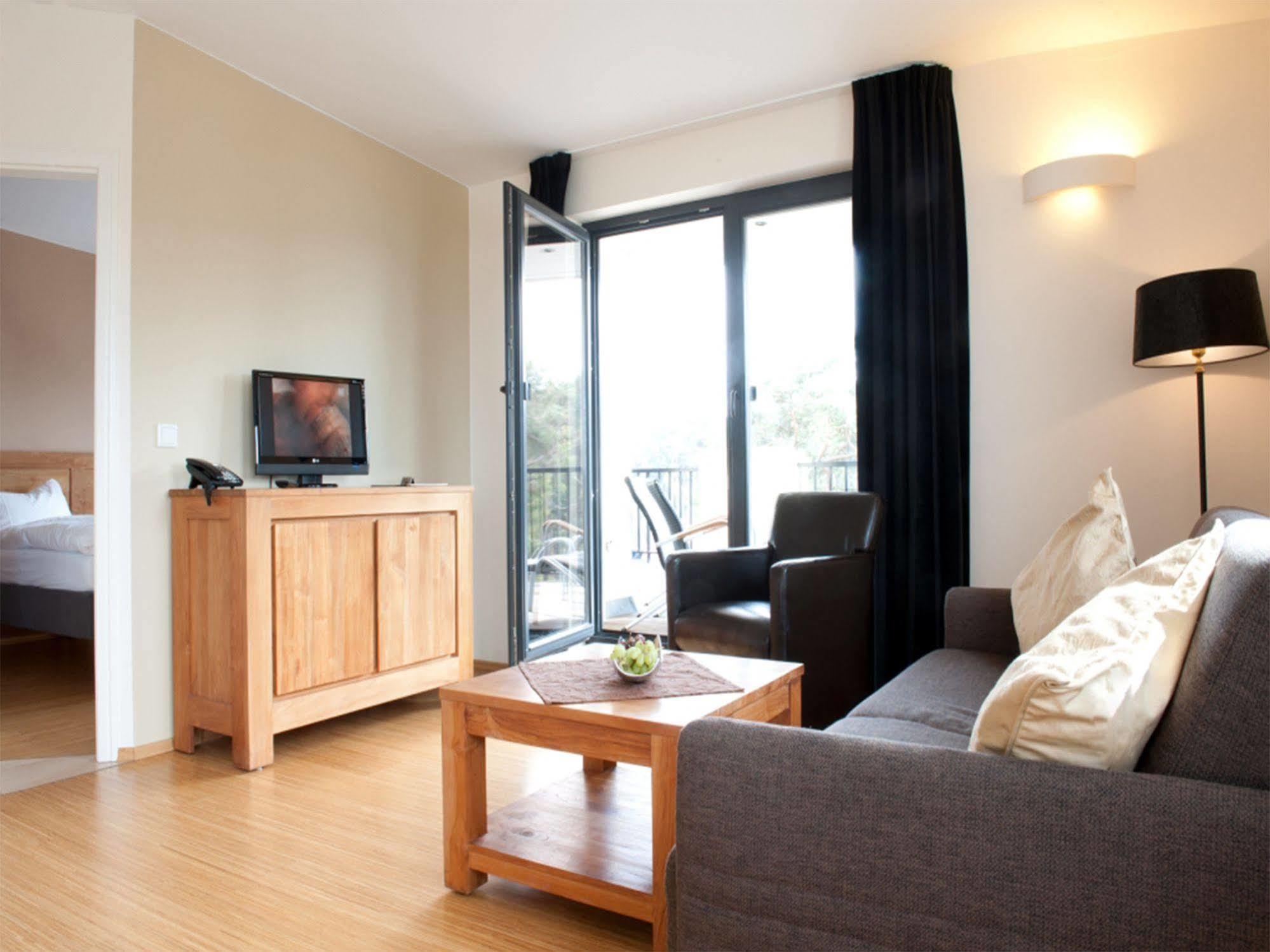 Aparthotel Ostseeperle Glowe - Schoen Gestrandet ภายนอก รูปภาพ